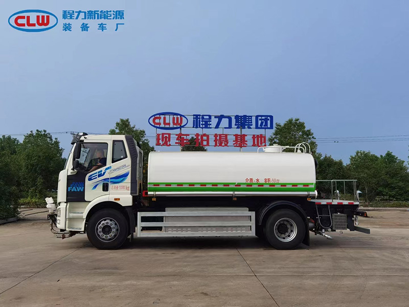 解放9立方纯电动洒水车
