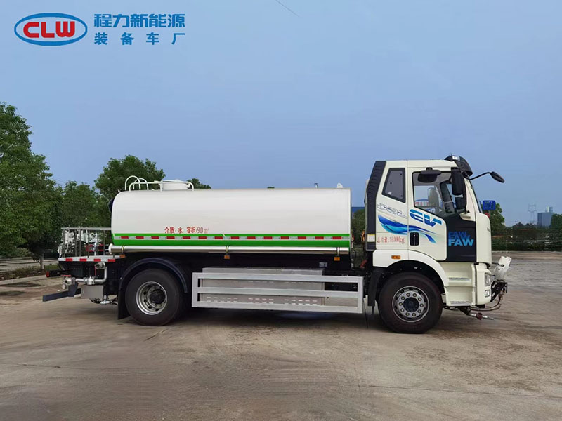 解放9立方纯电动洒水车