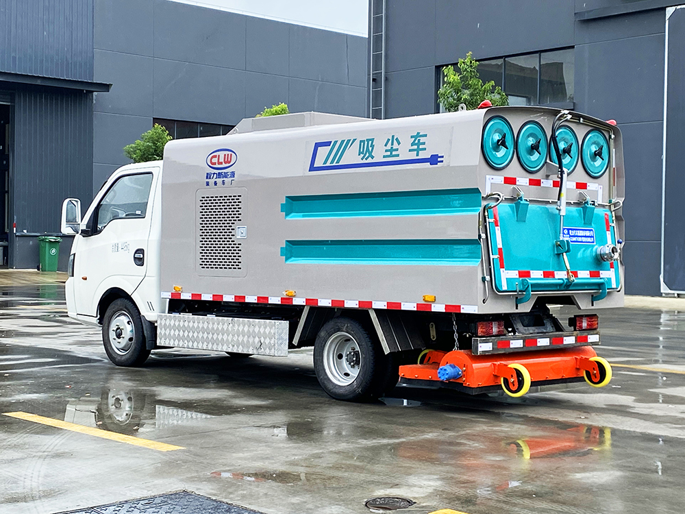 东风华神3.5方纯电动吸尘车