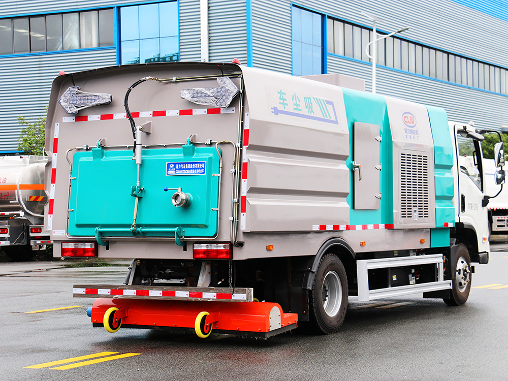 东风华神5.5方纯电动吸尘车