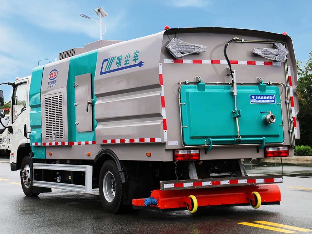 东风华神5.5方纯电动吸尘车