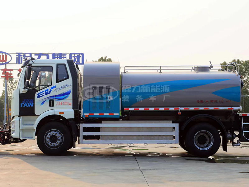 解放纯电动清洗车