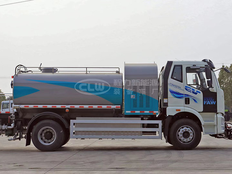 解放纯电动清洗车